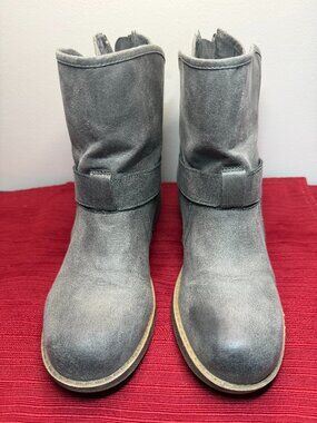 No Parking Grey Distressed Ankle Boots • Size 6.5 • Great Condition